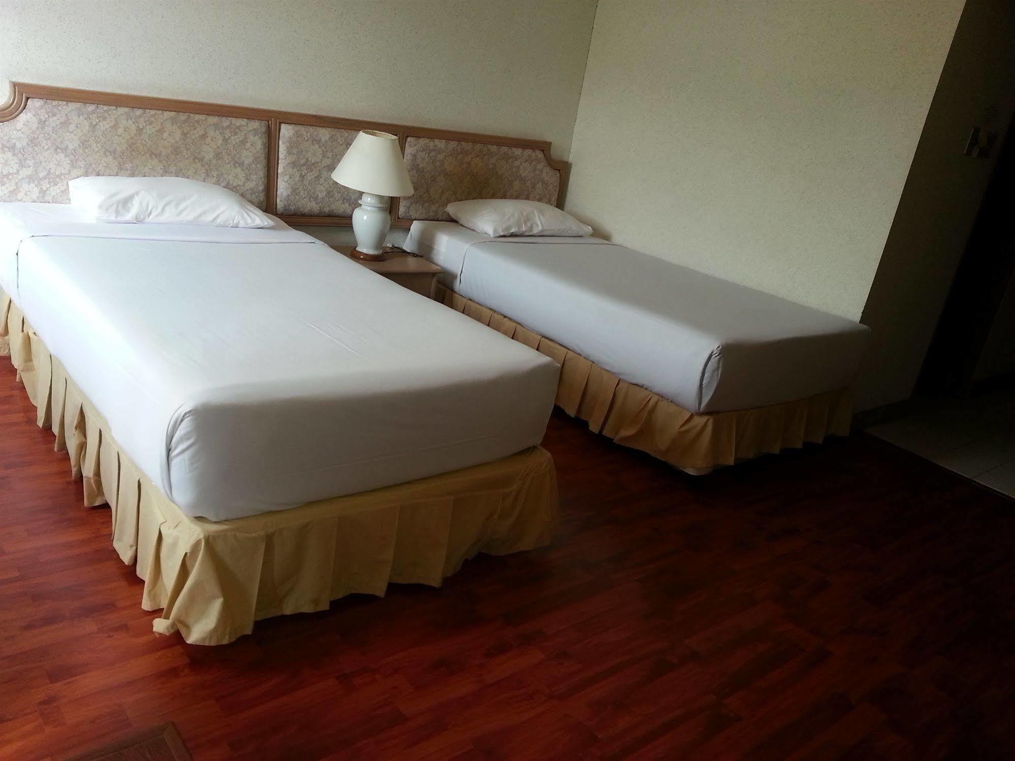 Takiab Beach Resort Hua Hin Bagian luar foto
