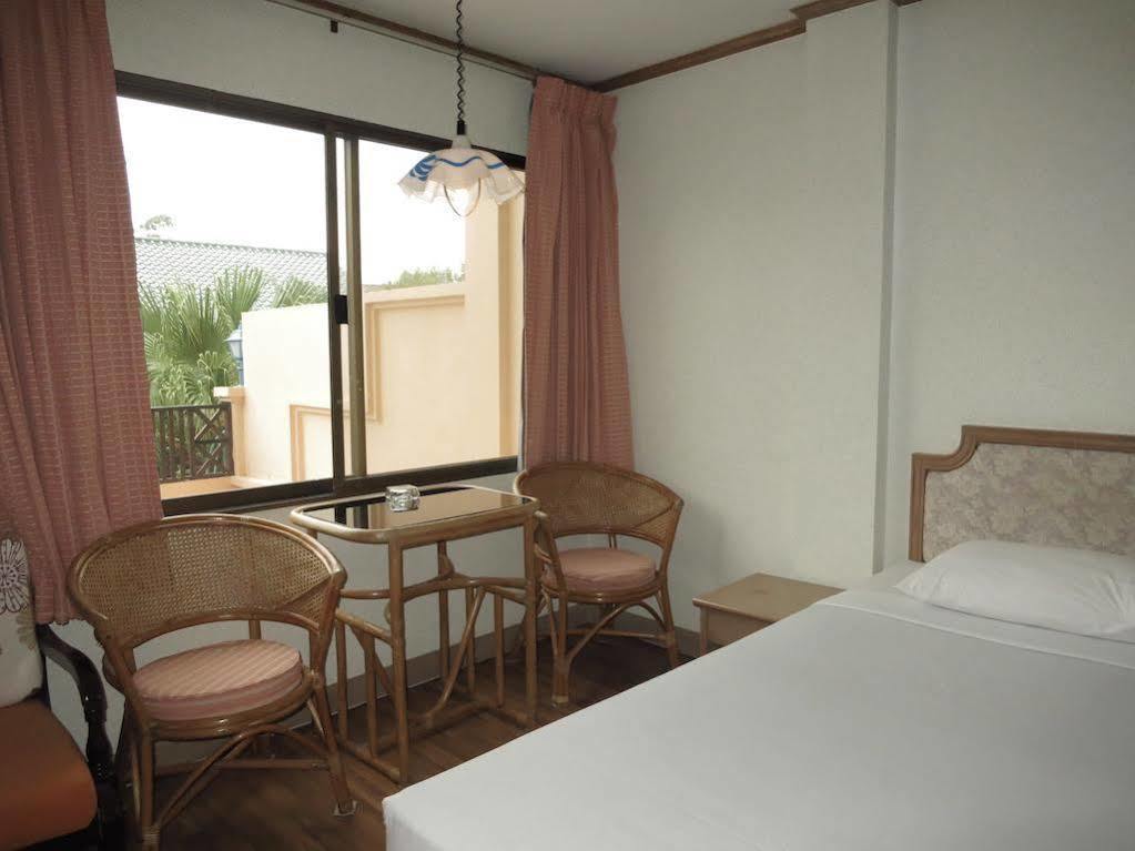 Takiab Beach Resort Hua Hin Bagian luar foto