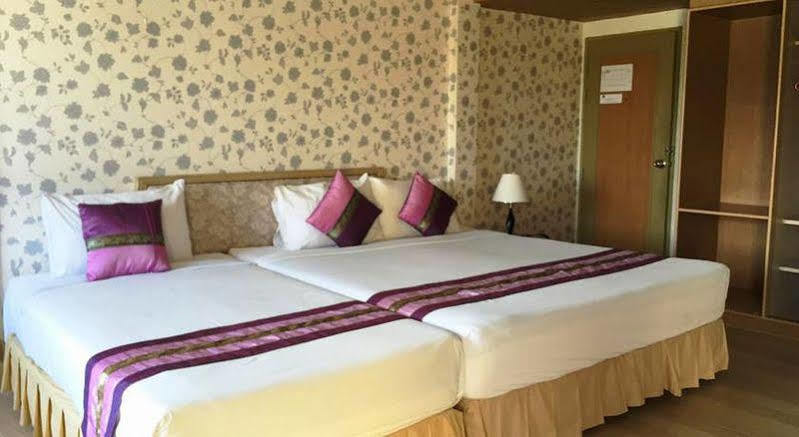 Takiab Beach Resort Hua Hin Bagian luar foto