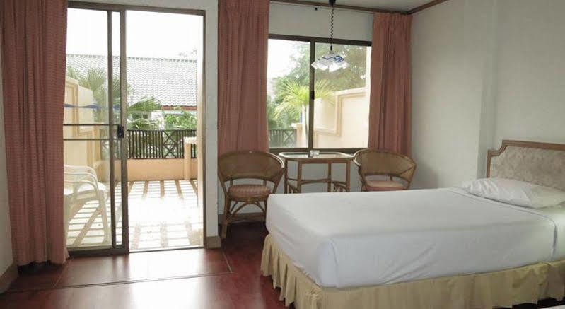 Takiab Beach Resort Hua Hin Bagian luar foto
